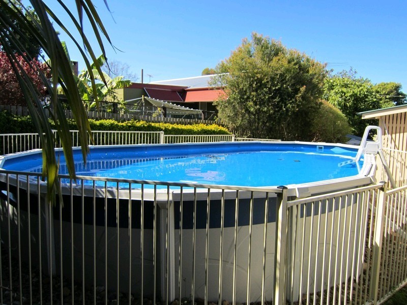 2 Smart Avenue, Eastern Heights QLD 4305