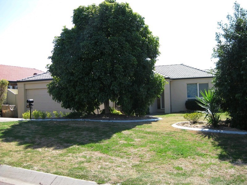 9 Anna Drive, Raceview QLD 4305