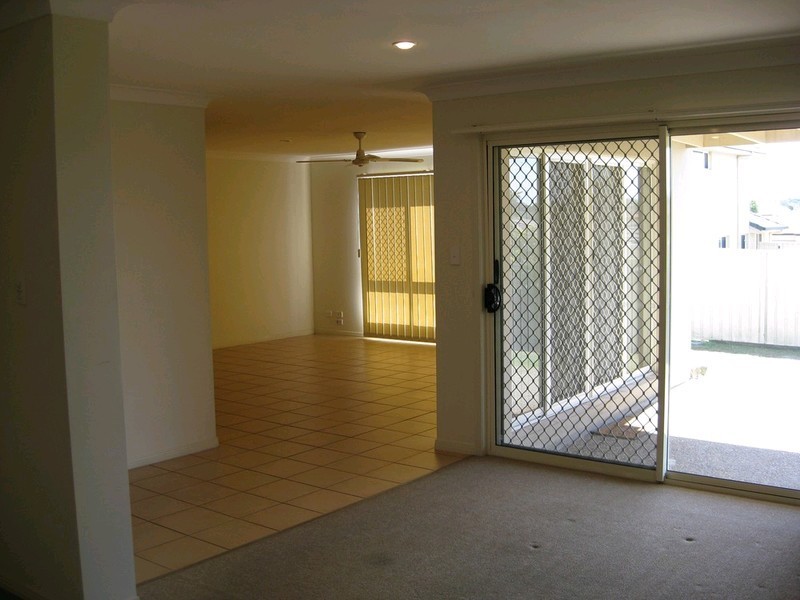 9 Anna Drive, Raceview QLD 4305