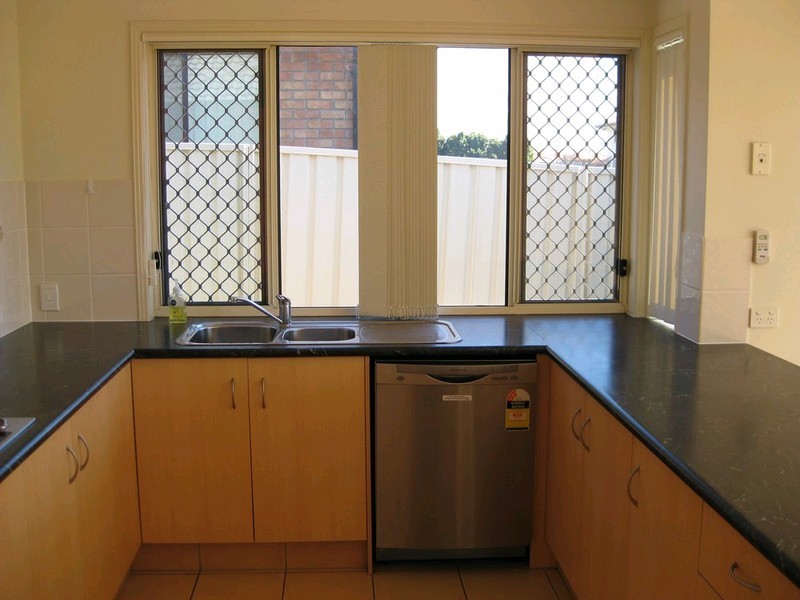 9 Anna Drive, Raceview QLD 4305