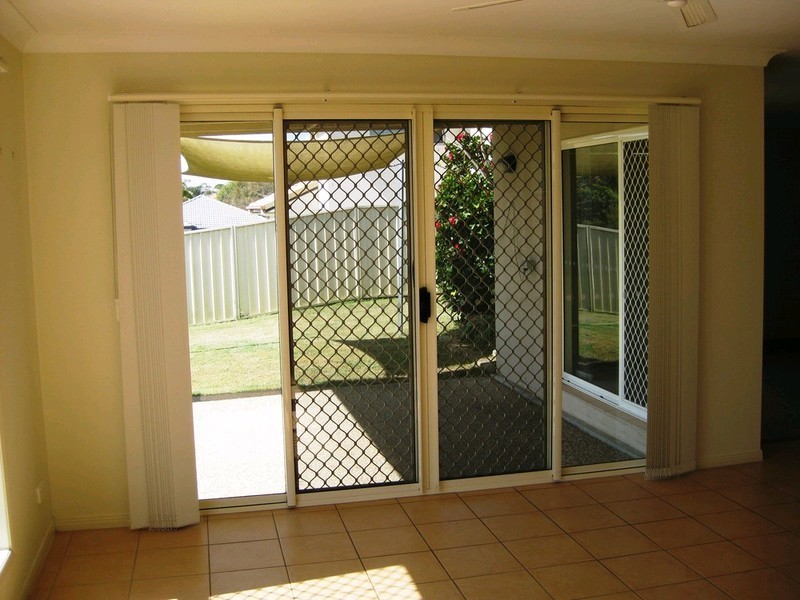 9 Anna Drive, Raceview QLD 4305