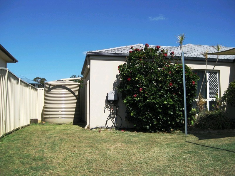 9 Anna Drive, Raceview QLD 4305