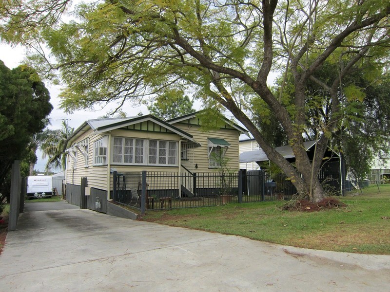 4 Cramb Street, Eastern Heights QLD 4305