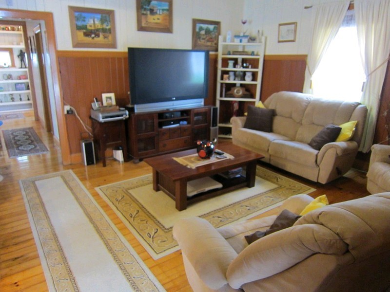 4 Cramb Street, Eastern Heights QLD 4305