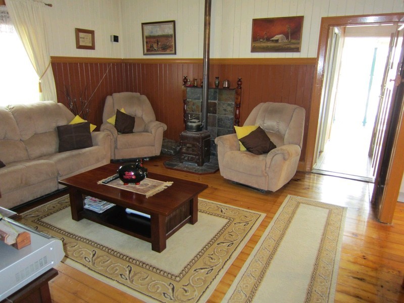 4 Cramb Street, Eastern Heights QLD 4305