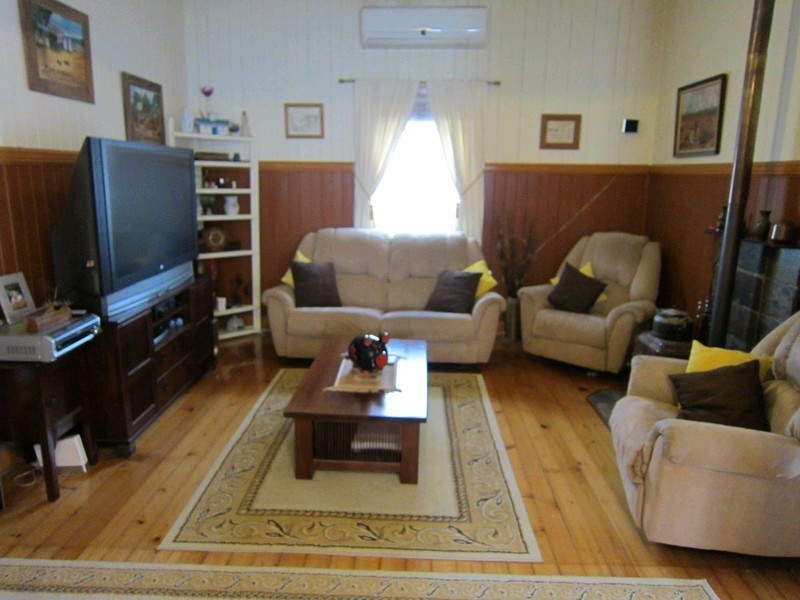 4 Cramb Street, Eastern Heights QLD 4305