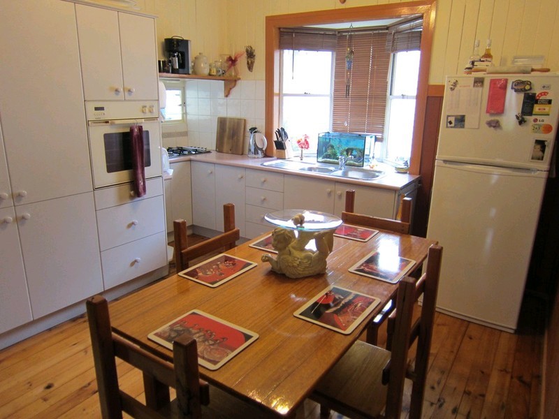 4 Cramb Street, Eastern Heights QLD 4305