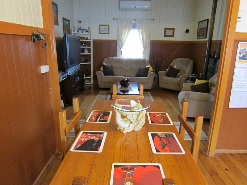 4 Cramb Street, Eastern Heights QLD 4305