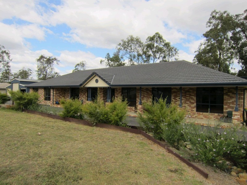 10 Hilltop Court, Deebing Heights QLD 4306