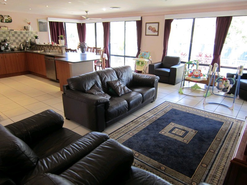 10 Hilltop Court, Deebing Heights QLD 4306