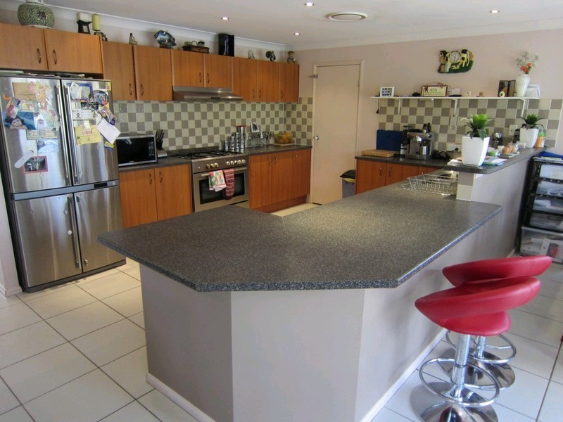 10 Hilltop Court, Deebing Heights QLD 4306