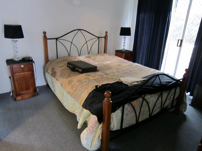 9 Dianthus Place, Flinders View QLD 4305