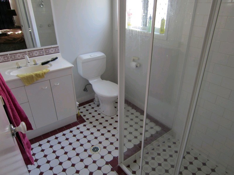 9 Dianthus Place, Flinders View QLD 4305