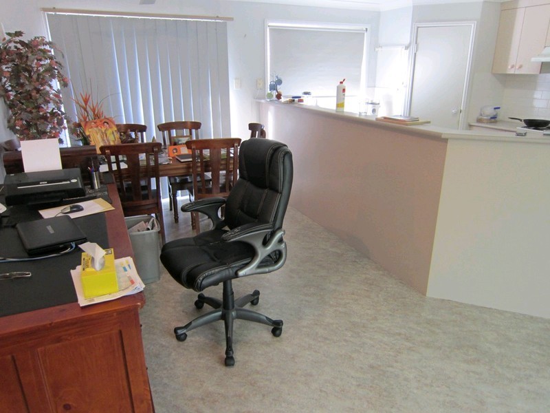 9 Dianthus Place, Flinders View QLD 4305