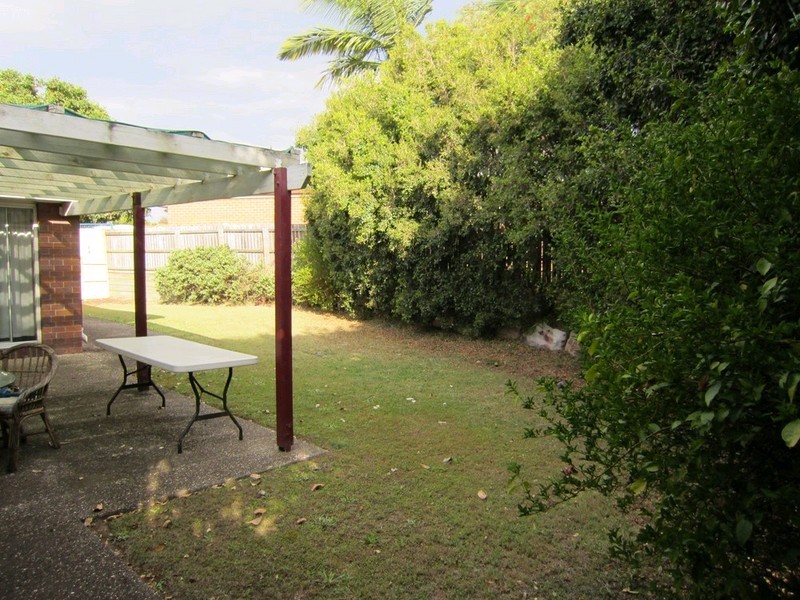 9 Dianthus Place, Flinders View QLD 4305