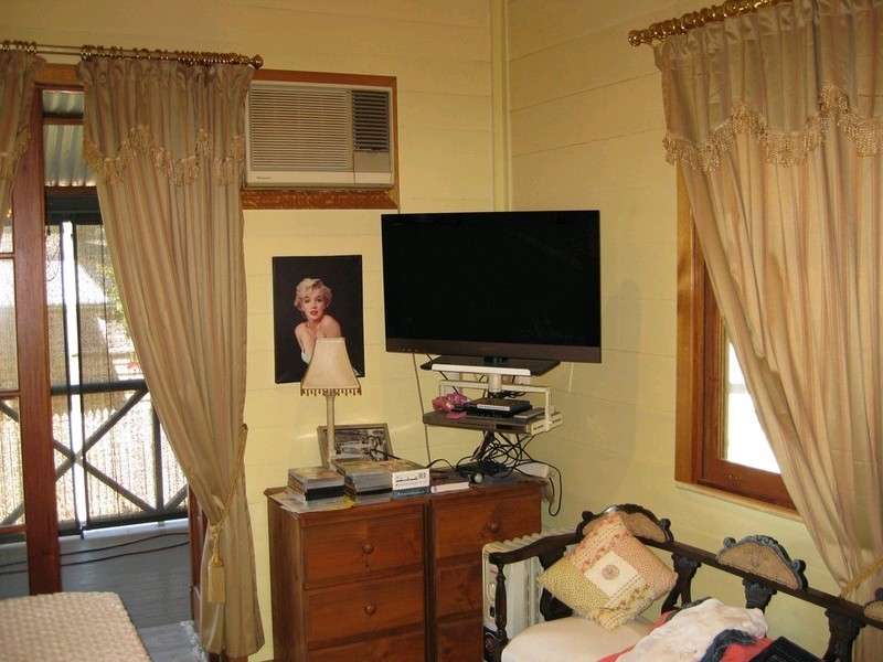 21 Canning Street, North Ipswich QLD 4305