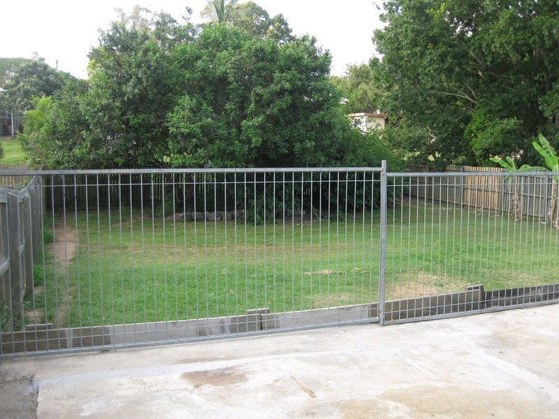 8 Mcnamara Street, Leichhardt QLD 4305