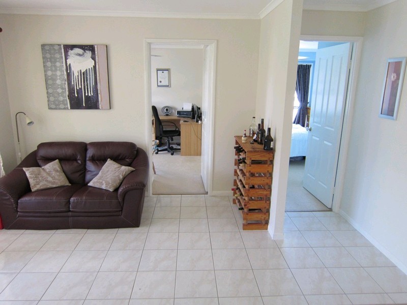 230 Wildey Street, Flinders View QLD 4305