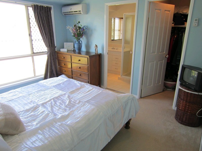 230 Wildey Street, Flinders View QLD 4305