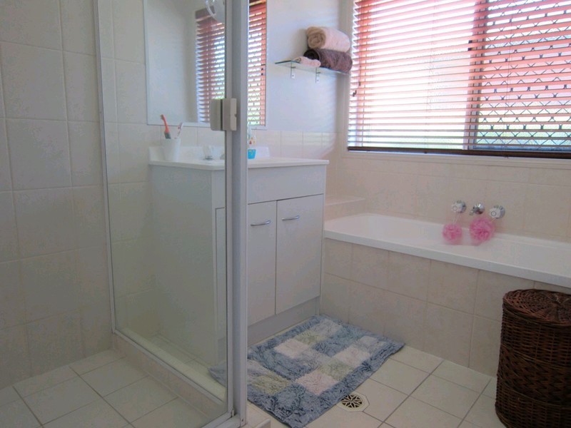 230 Wildey Street, Flinders View QLD 4305