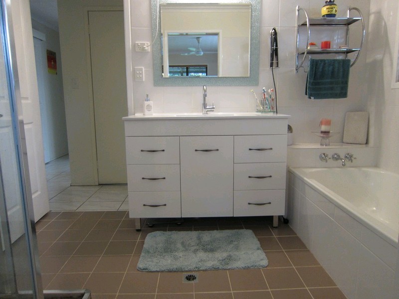 18 Tinworth Street, Willowbank QLD 4306