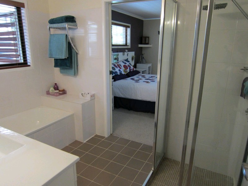 18 Tinworth Street, Willowbank QLD 4306