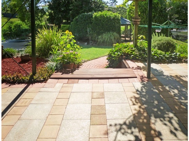 7 Johnston St, Silkstone QLD 4304