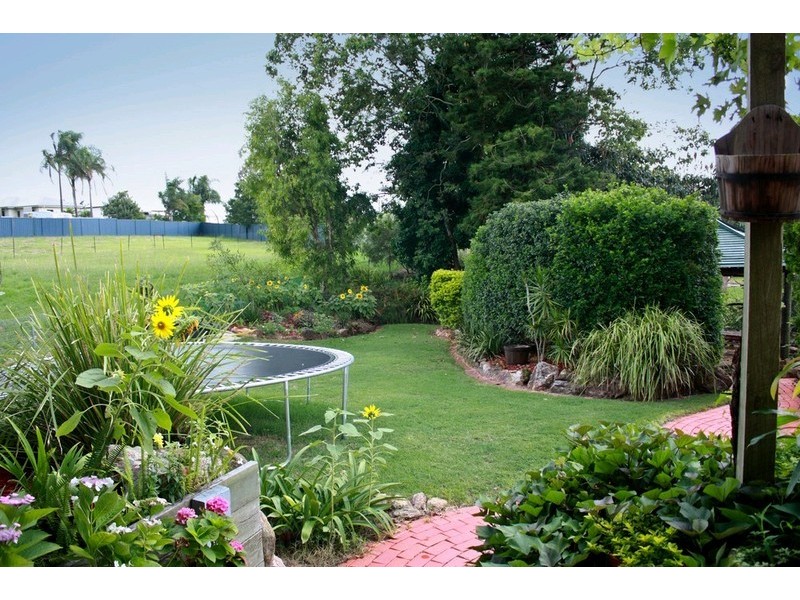 7 Johnston St, Silkstone QLD 4304