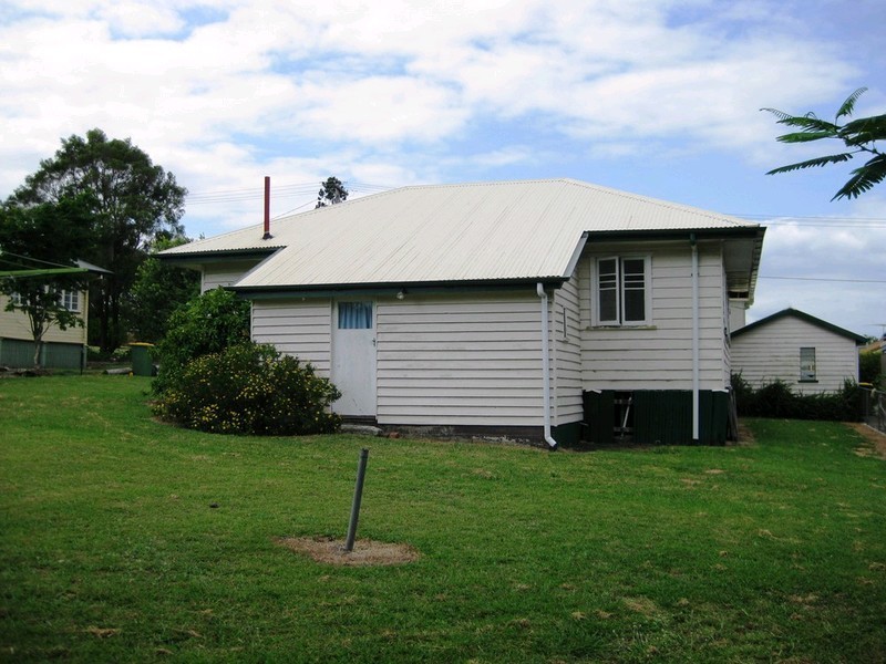 23 Morris Street, Silkstone QLD 4304