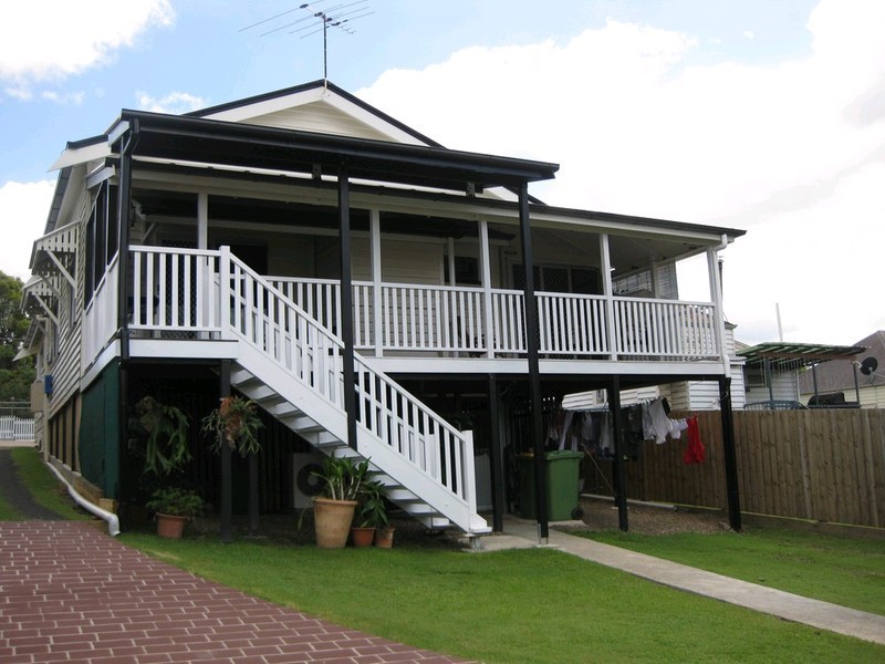 11 Martin Street, Woodend QLD 4305
