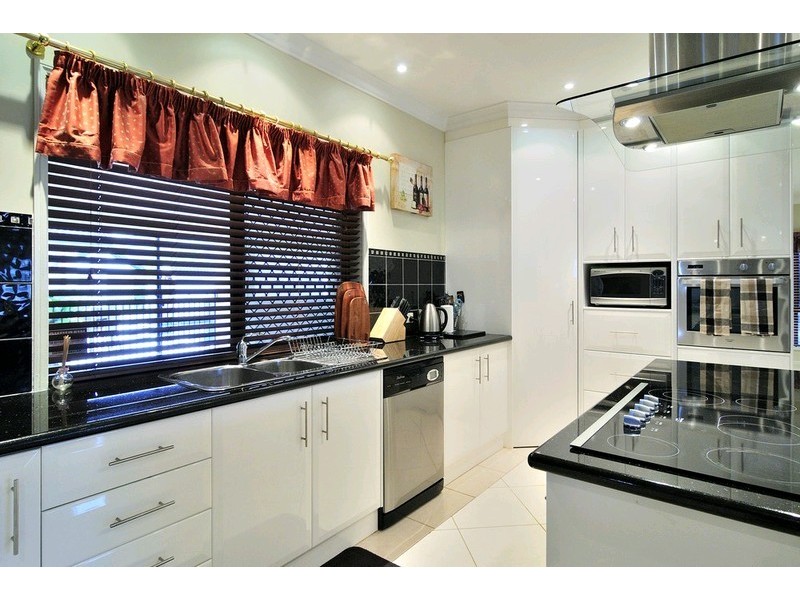 24 Kensington Drive, Flinders View QLD 4305