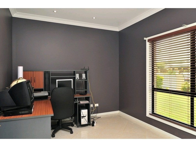 24 Kensington Drive, Flinders View QLD 4305