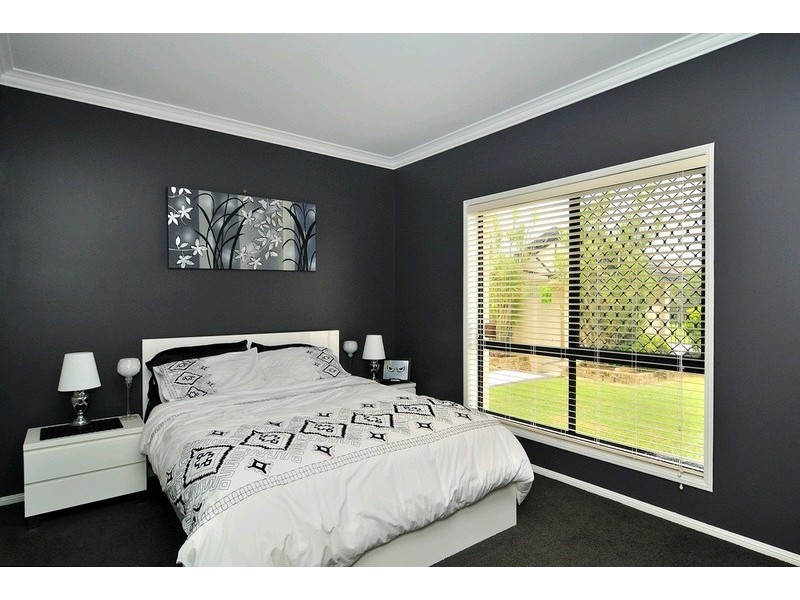 24 Kensington Drive, Flinders View QLD 4305