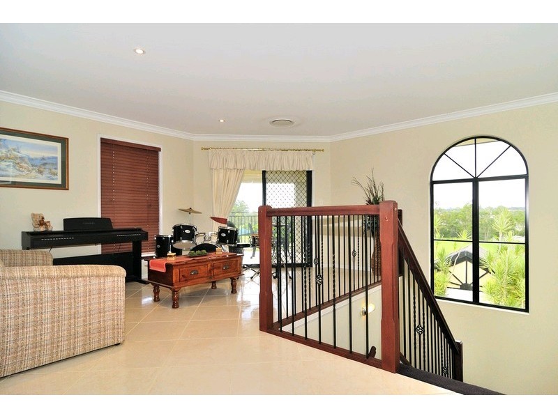 24 Kensington Drive, Flinders View QLD 4305