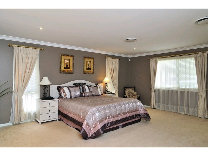 24 Kensington Drive, Flinders View QLD 4305