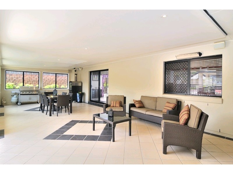 24 Kensington Drive, Flinders View QLD 4305