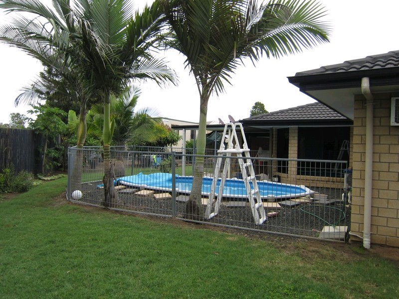 16 Rangeview Drive, Flinders View QLD 4305