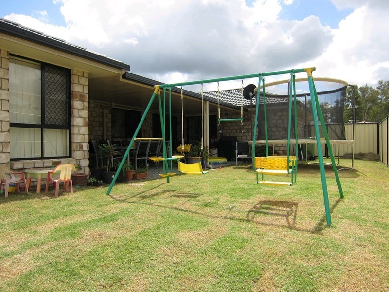 26 Burswood Close, Wulkuraka QLD 4305