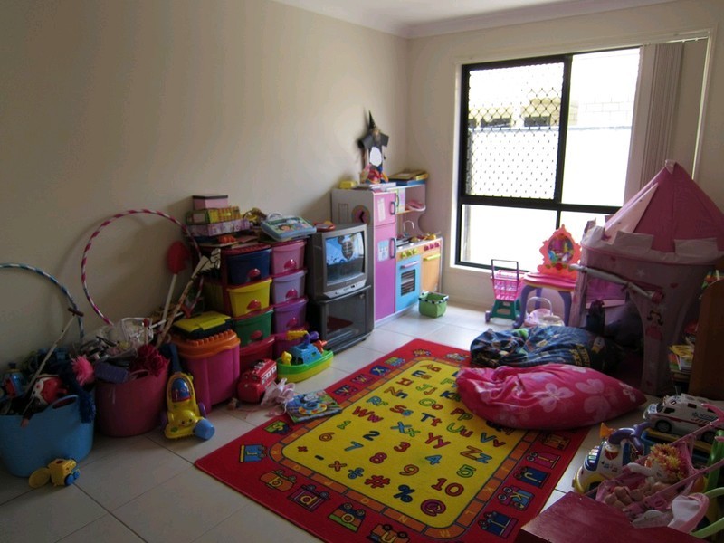 26 Burswood Close, Wulkuraka QLD 4305