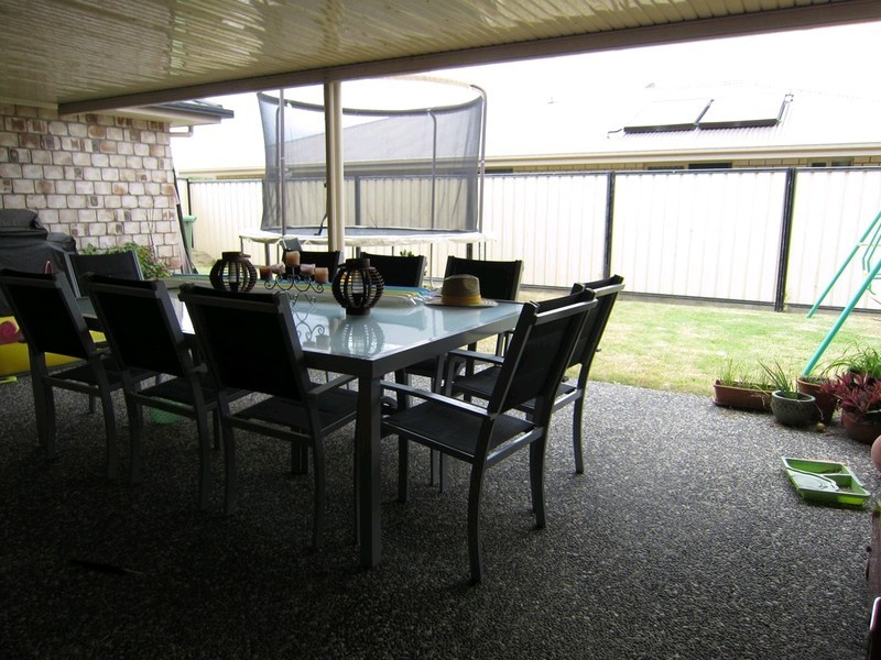 26 Burswood Close, Wulkuraka QLD 4305