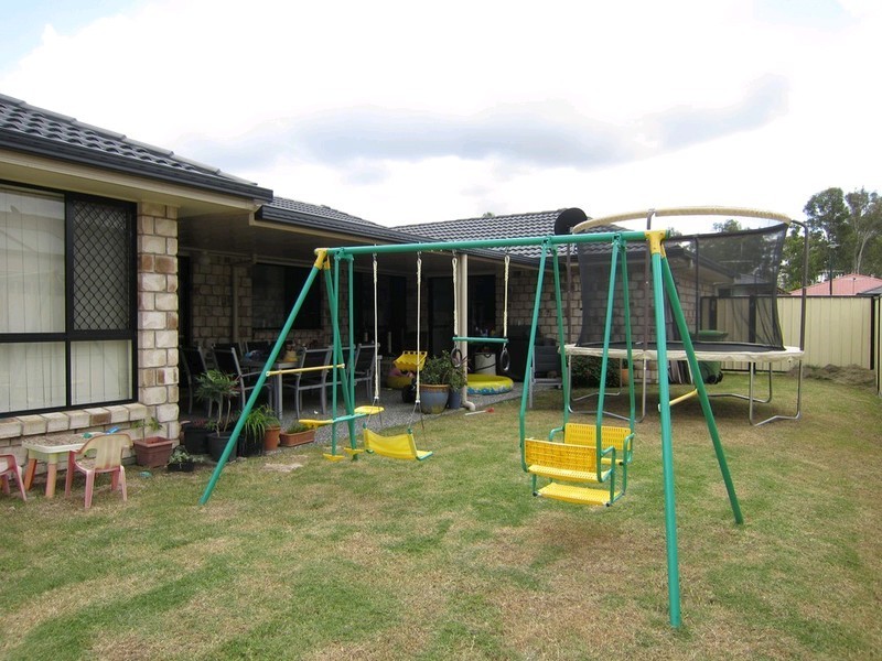 26 Burswood Close, Wulkuraka QLD 4305