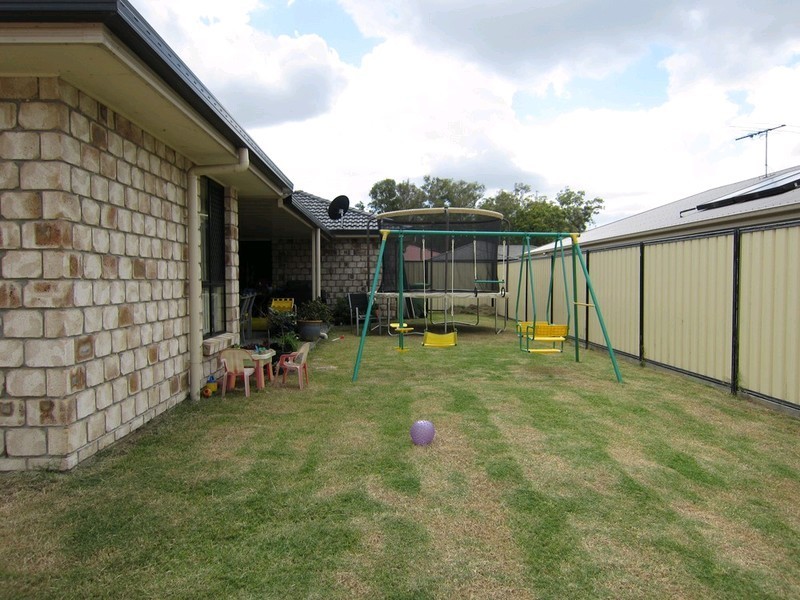 26 Burswood Close, Wulkuraka QLD 4305