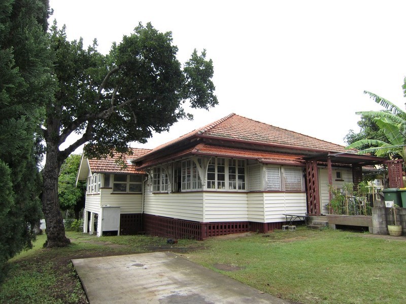 1 Whitehill Road, Newtown QLD 4305