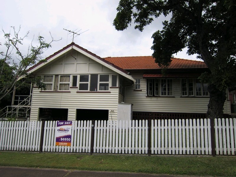 1 Whitehill Road, Newtown QLD 4305