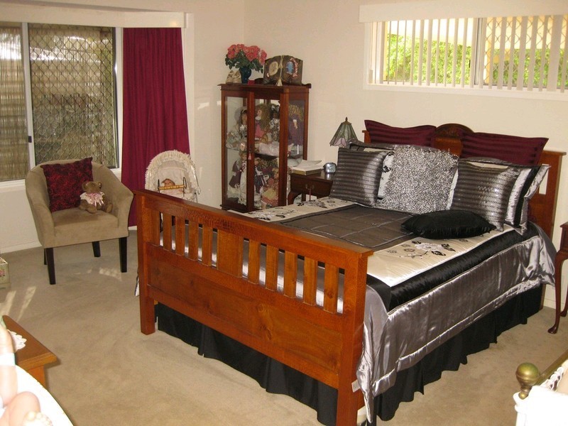 28 Flame Tree Court, Walloon QLD 4306