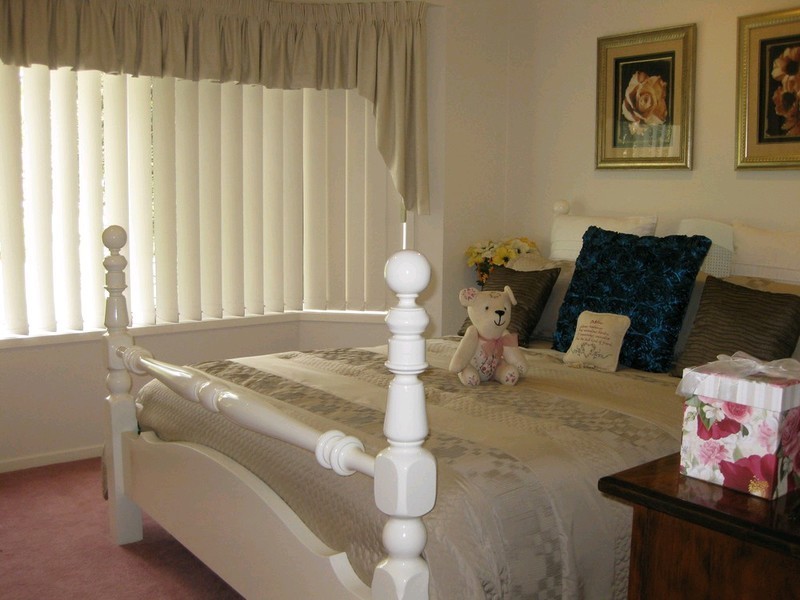 28 Flame Tree Court, Walloon QLD 4306