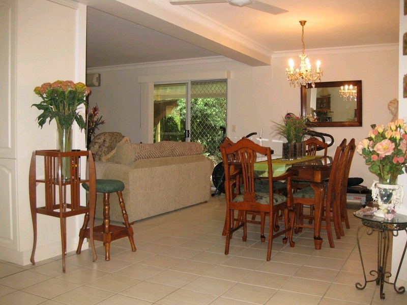 28 Flame Tree Court, Walloon QLD 4306