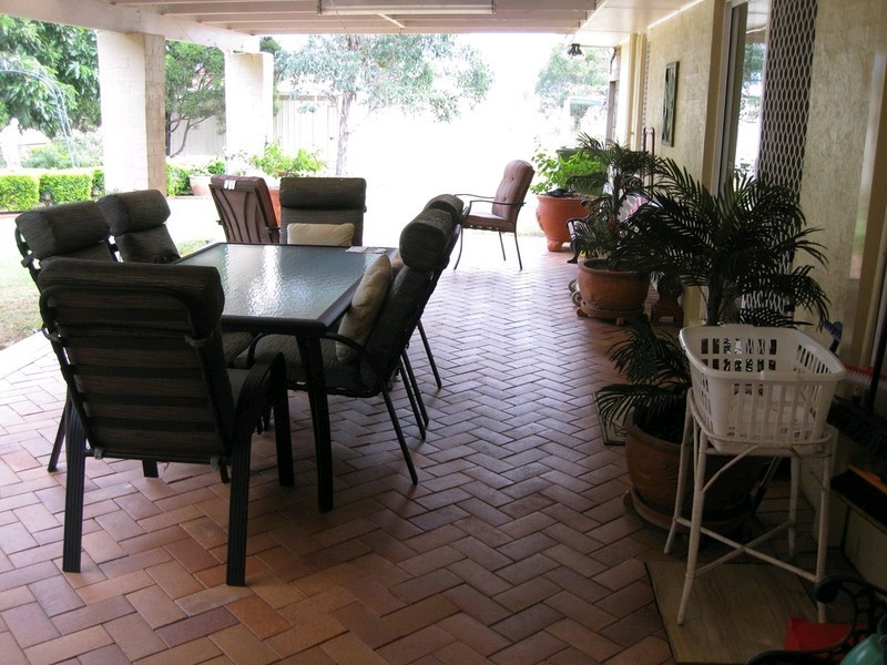 28 Flame Tree Court, Walloon QLD 4306