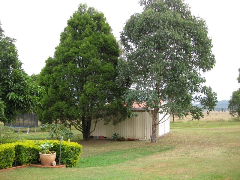 28 Flame Tree Court, Walloon QLD 4306