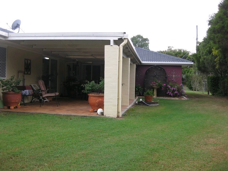28 Flame Tree Court, Walloon QLD 4306